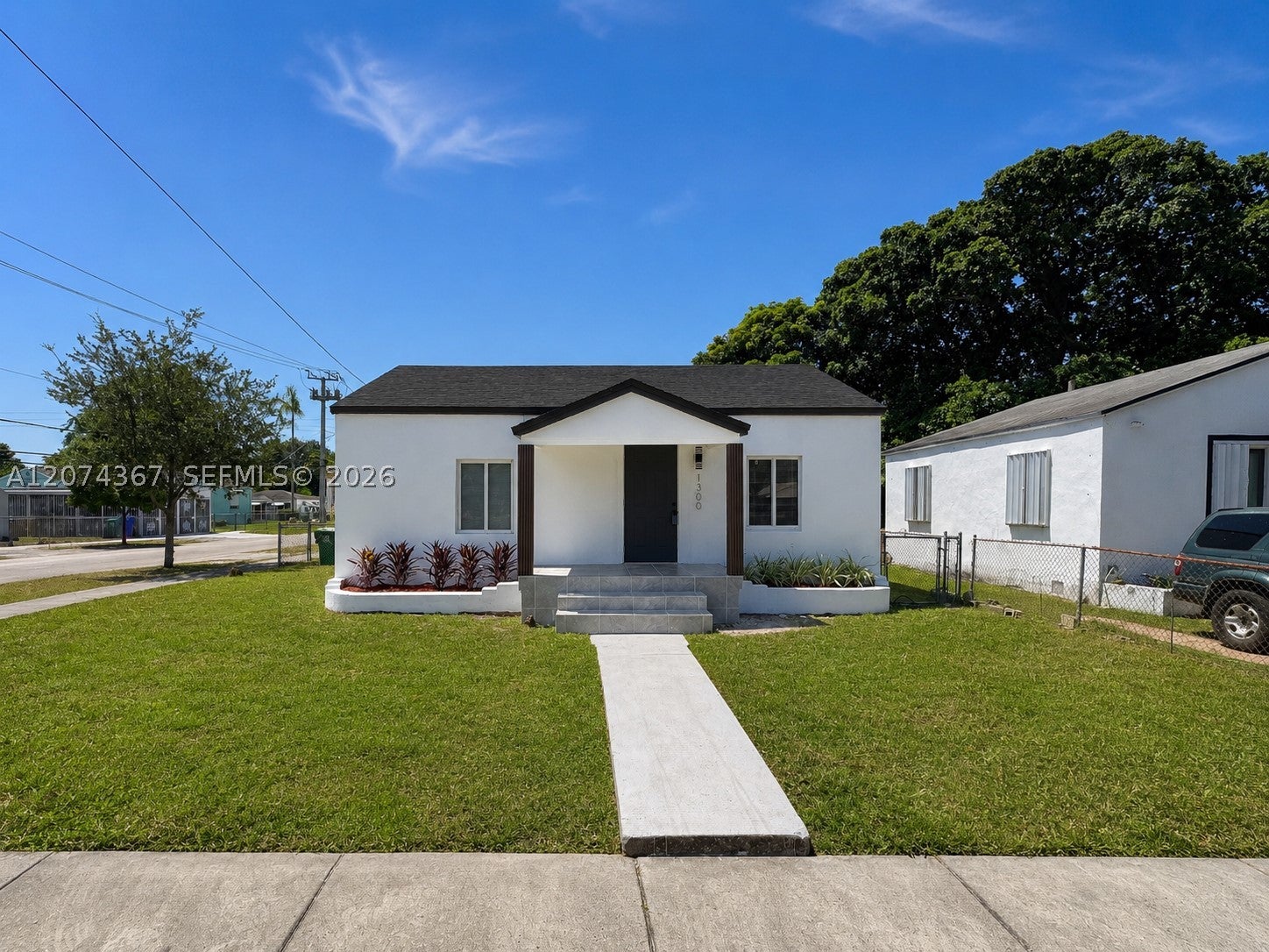 1300 NW 42nd St, Miami FL 33142