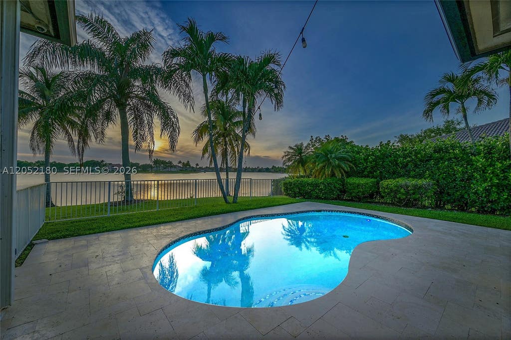 Photo of 512 NW 120th Dr #512, Coral Springs, FL 33071 (MLS # A12052180)