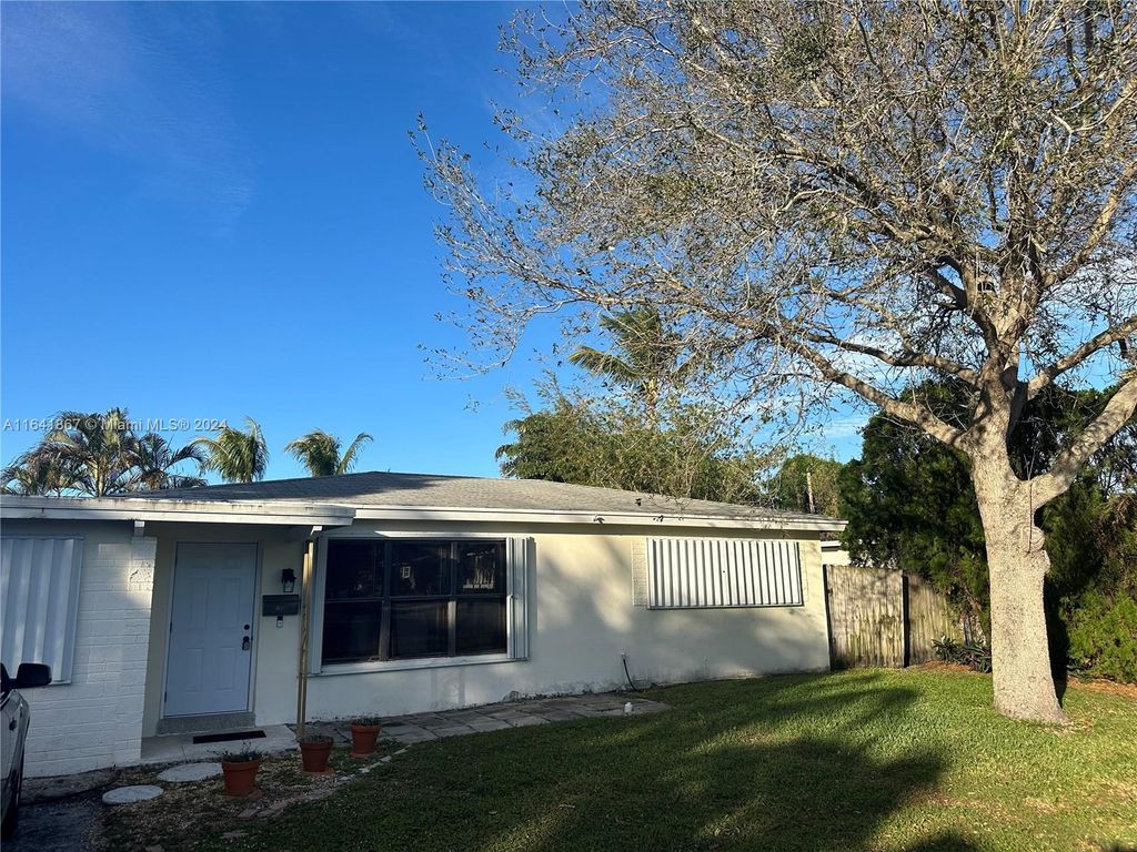 Photo of 299 NE 28th St, Boca Raton, FL 33431 (MLS # A11641867)