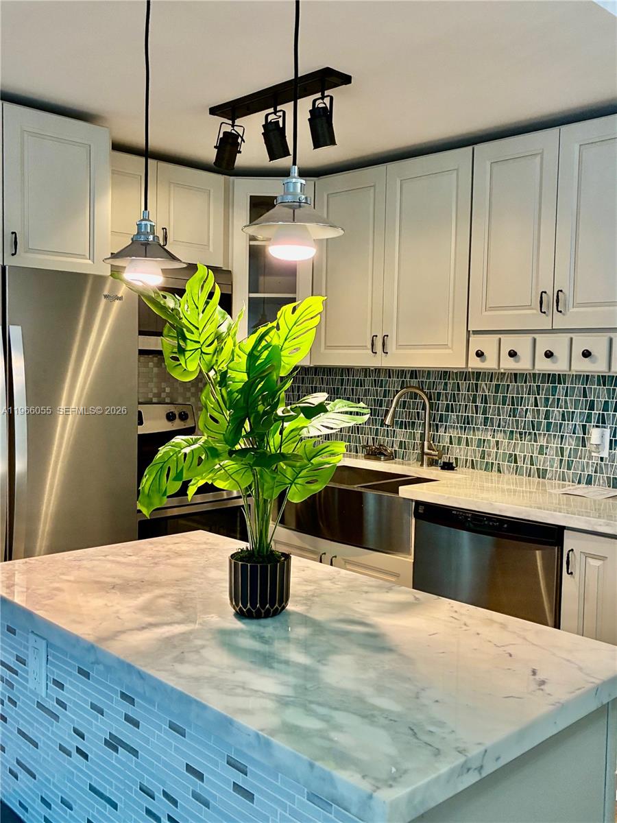 HARWOOD H CONDO - Residential Lease