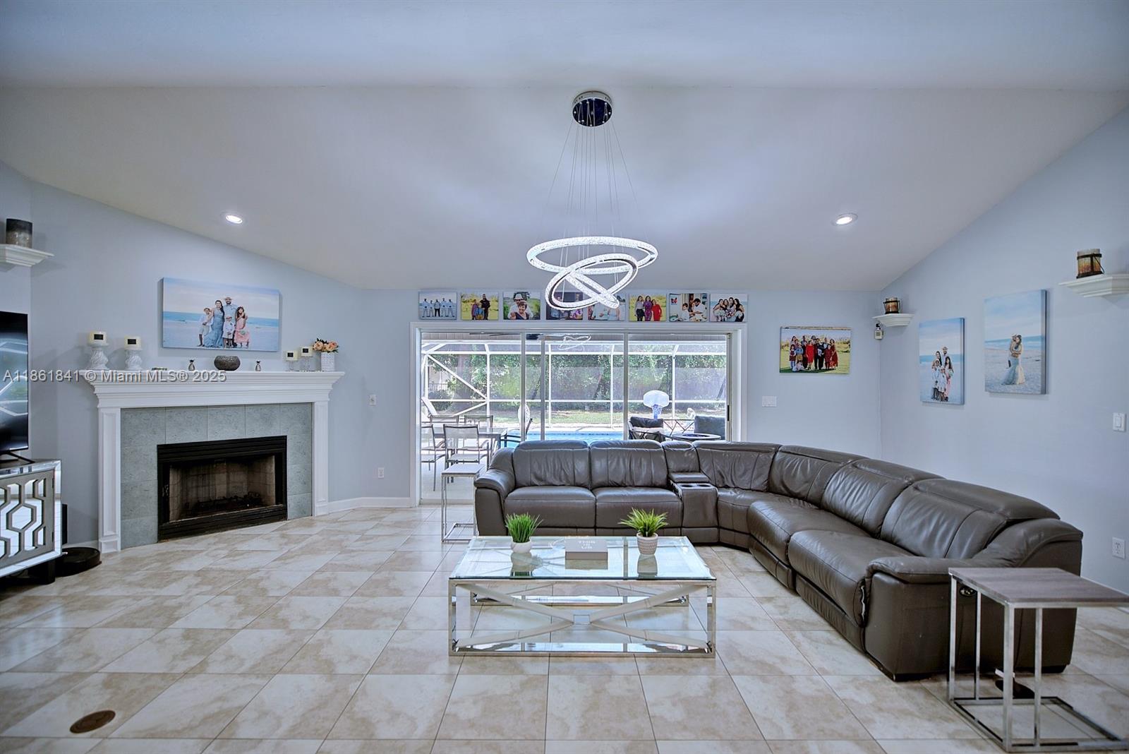 PRAIRIE OAKS - Residential