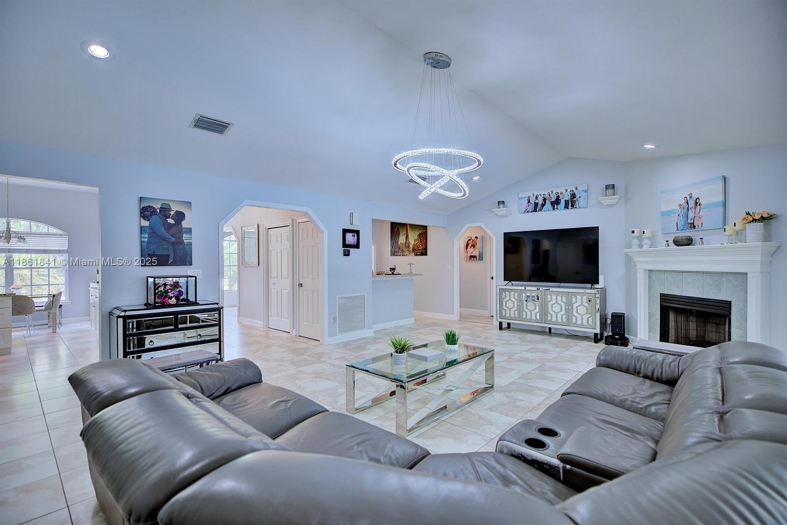 PRAIRIE OAKS - Residential