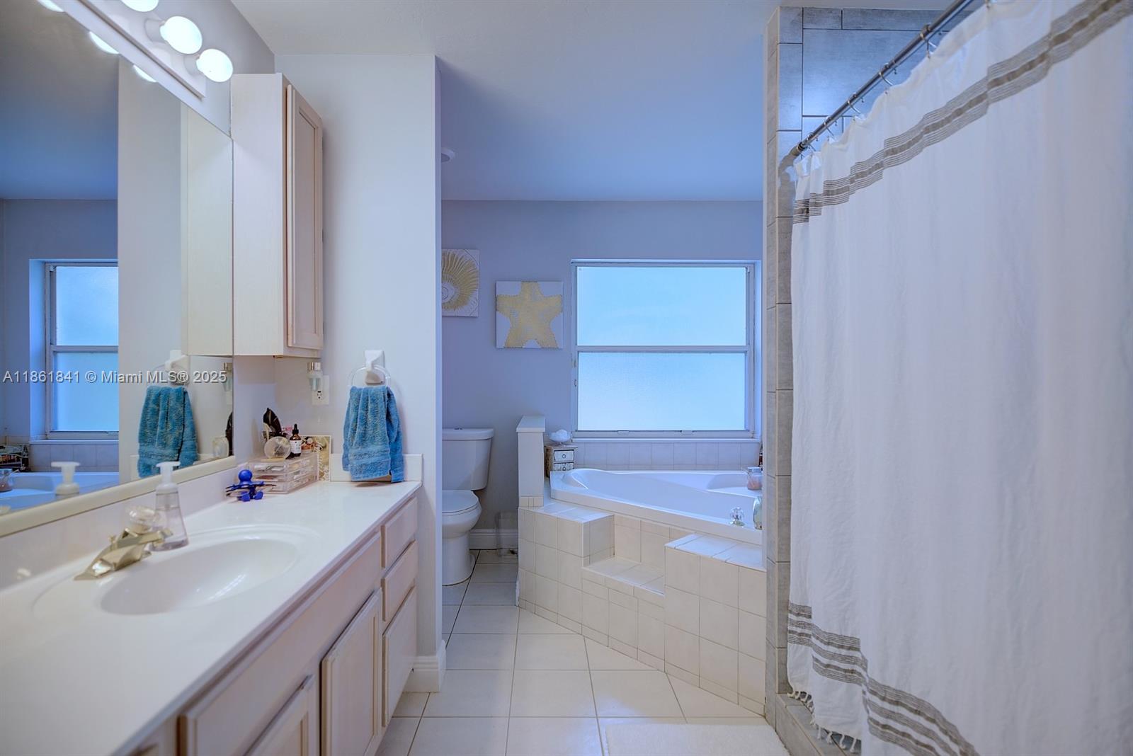 PRAIRIE OAKS - Residential