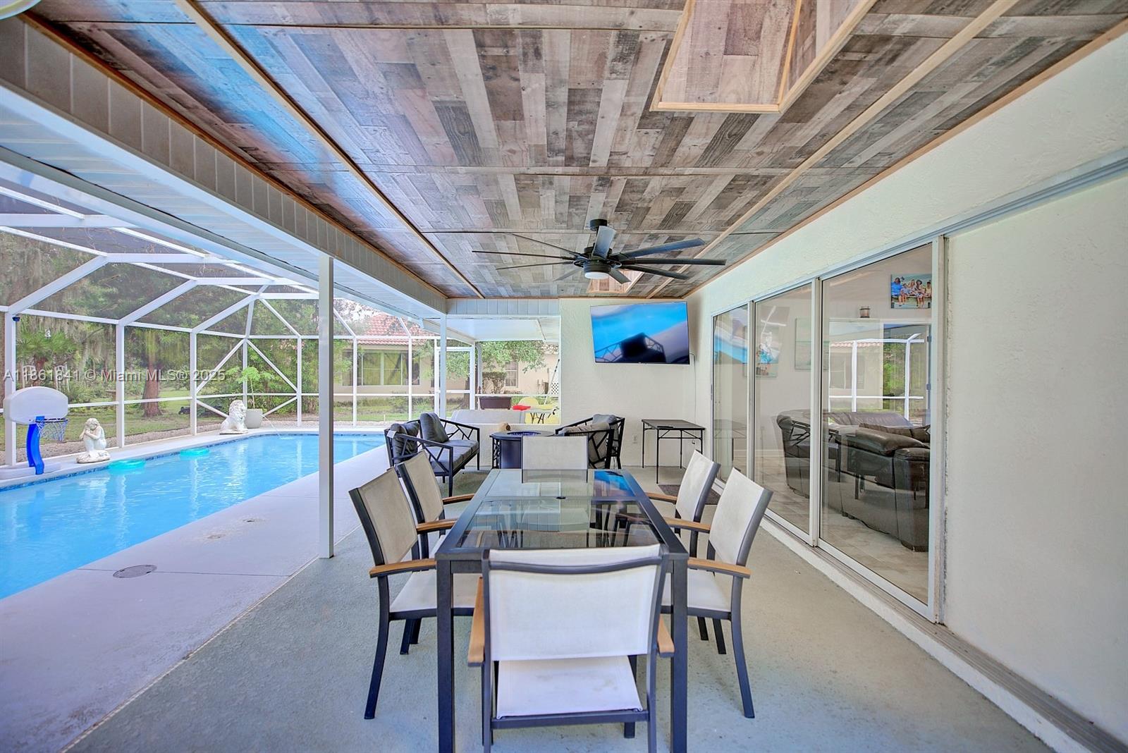 PRAIRIE OAKS - Residential