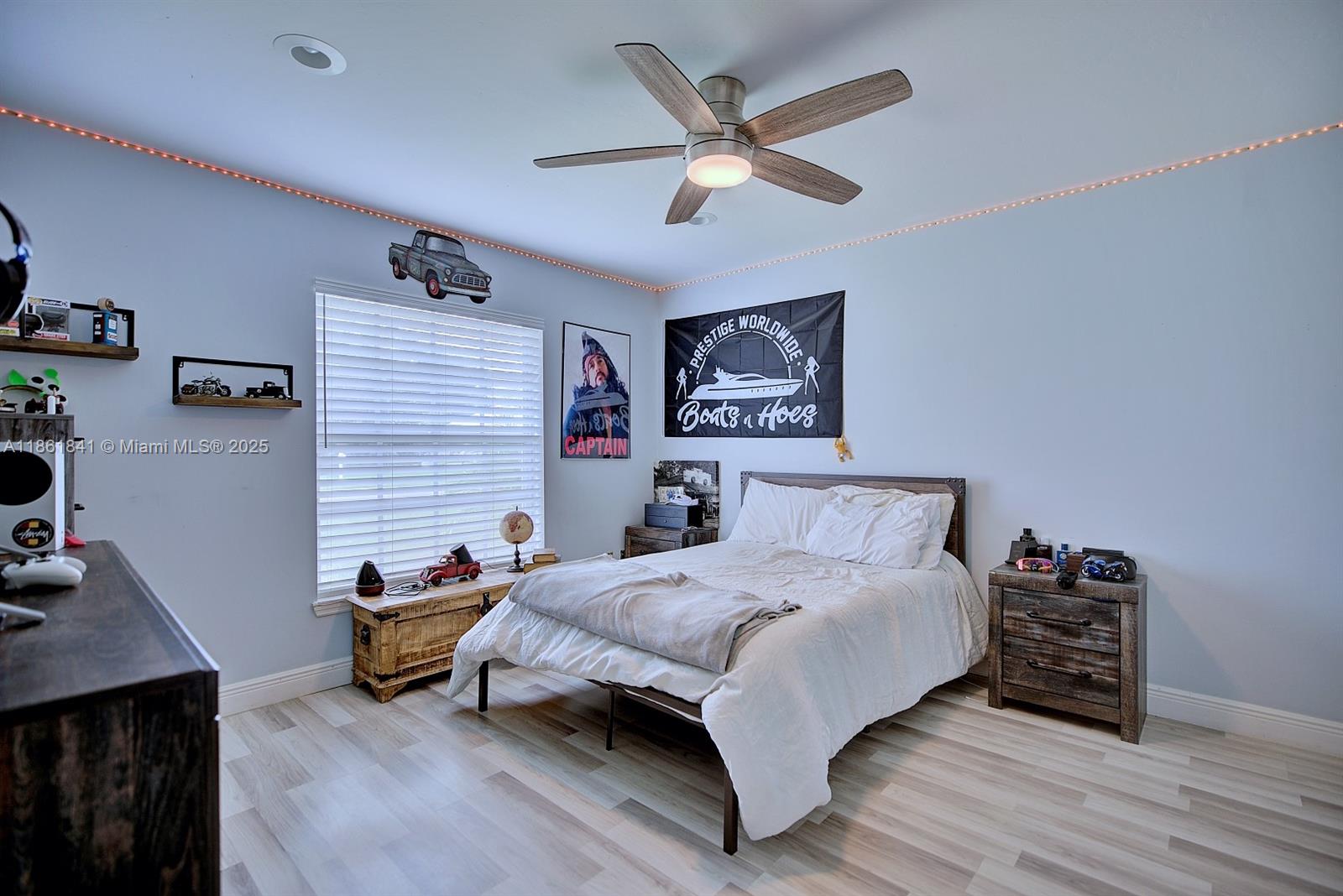 PRAIRIE OAKS - Residential