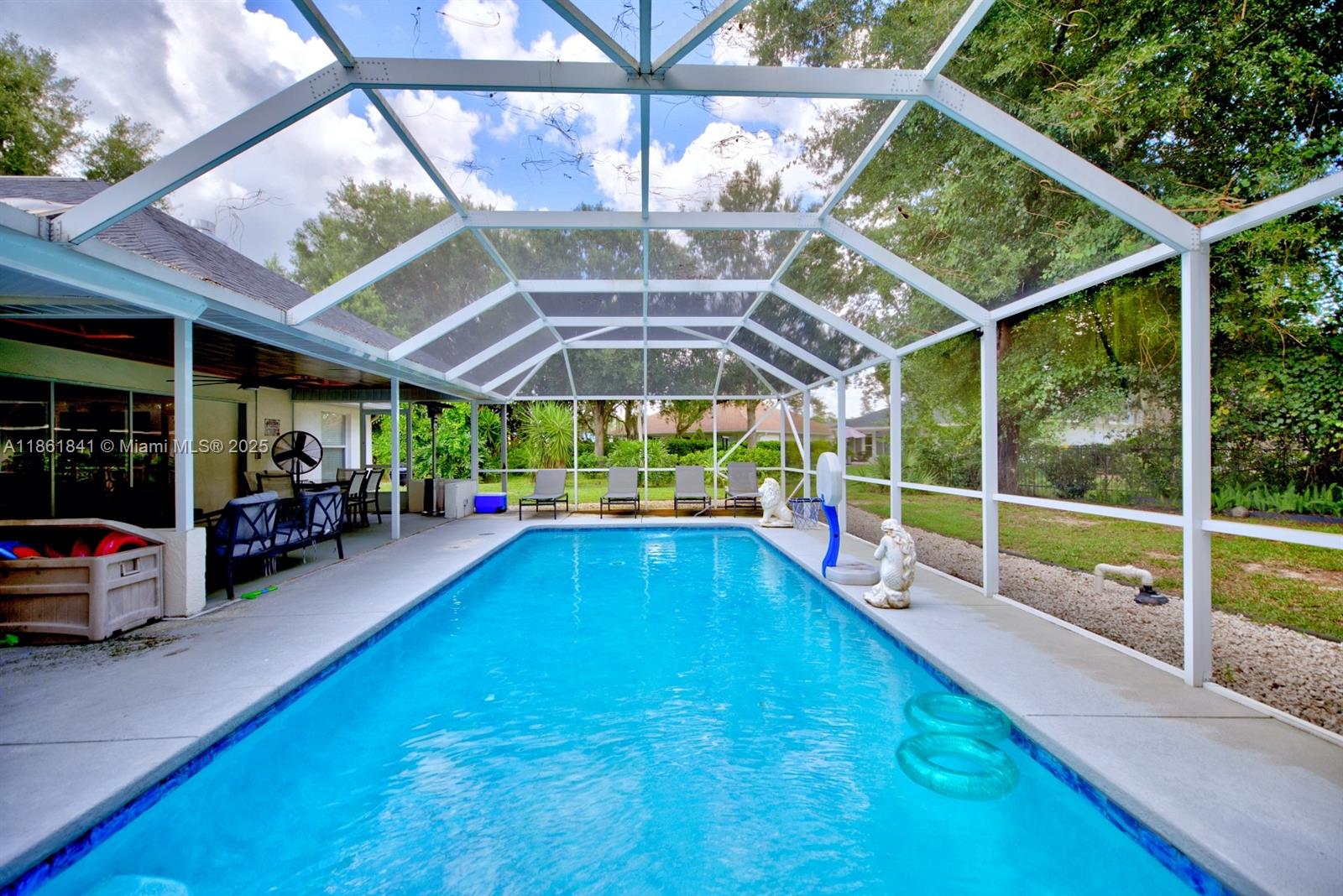 PRAIRIE OAKS - Residential