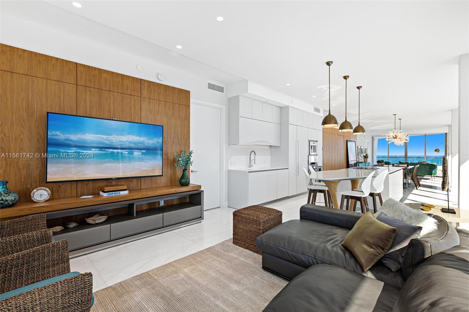 JADE SIGNATURE CONDO - Residential