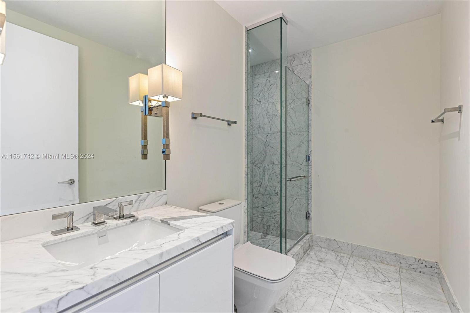 JADE SIGNATURE CONDO - Residential