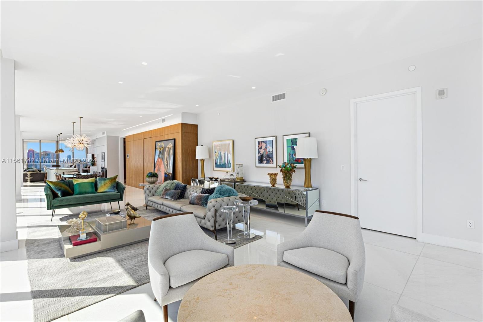 JADE SIGNATURE CONDO - Residential