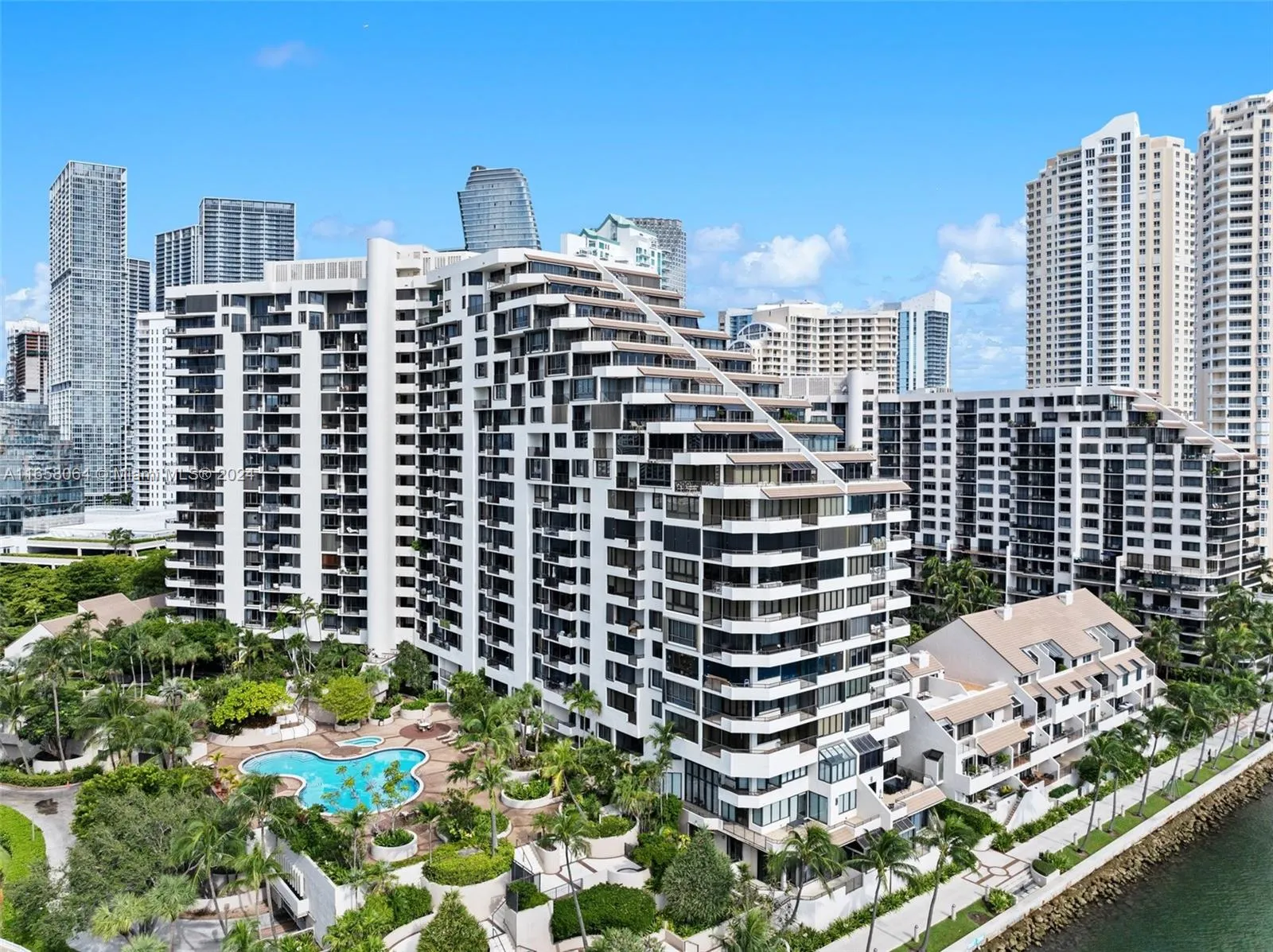 Miami, Florida 33131, United States, 2 Bedrooms Bedrooms, ,2 BathroomsBathrooms,Residential,Active,43510