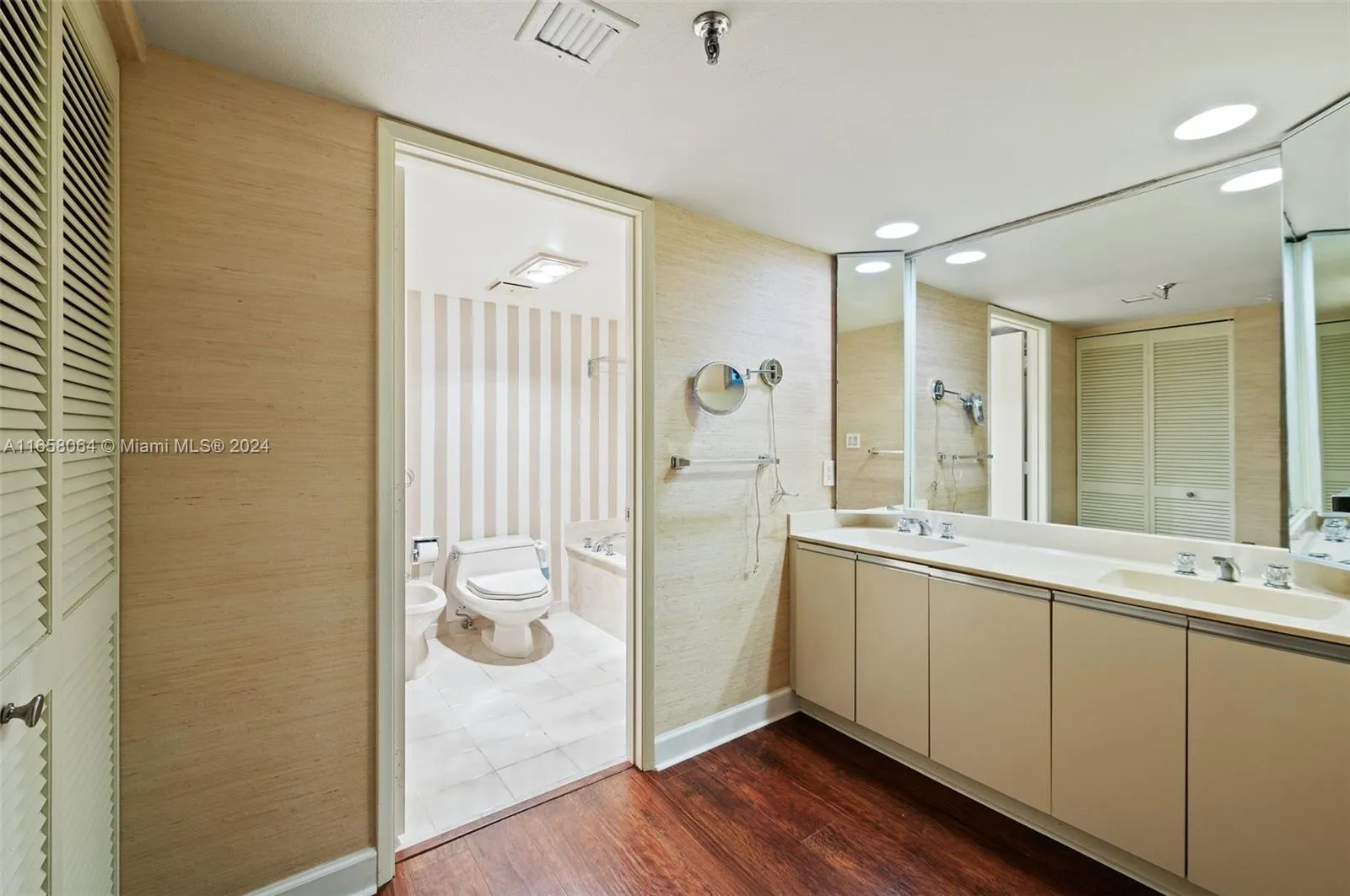 Miami, Florida 33131, United States, 2 Bedrooms Bedrooms, ,2 BathroomsBathrooms,Residential,Active,43510