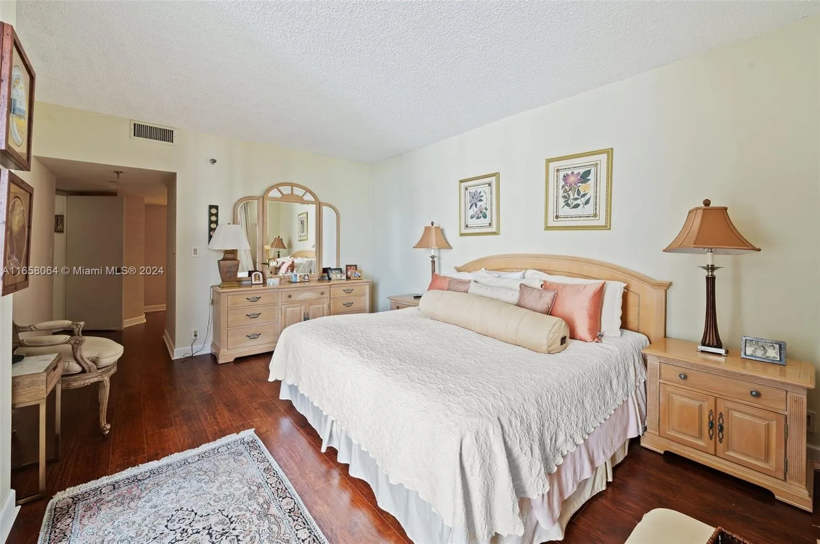 Miami, Florida 33131, United States, 2 Bedrooms Bedrooms, ,2 BathroomsBathrooms,Residential,Active,43510