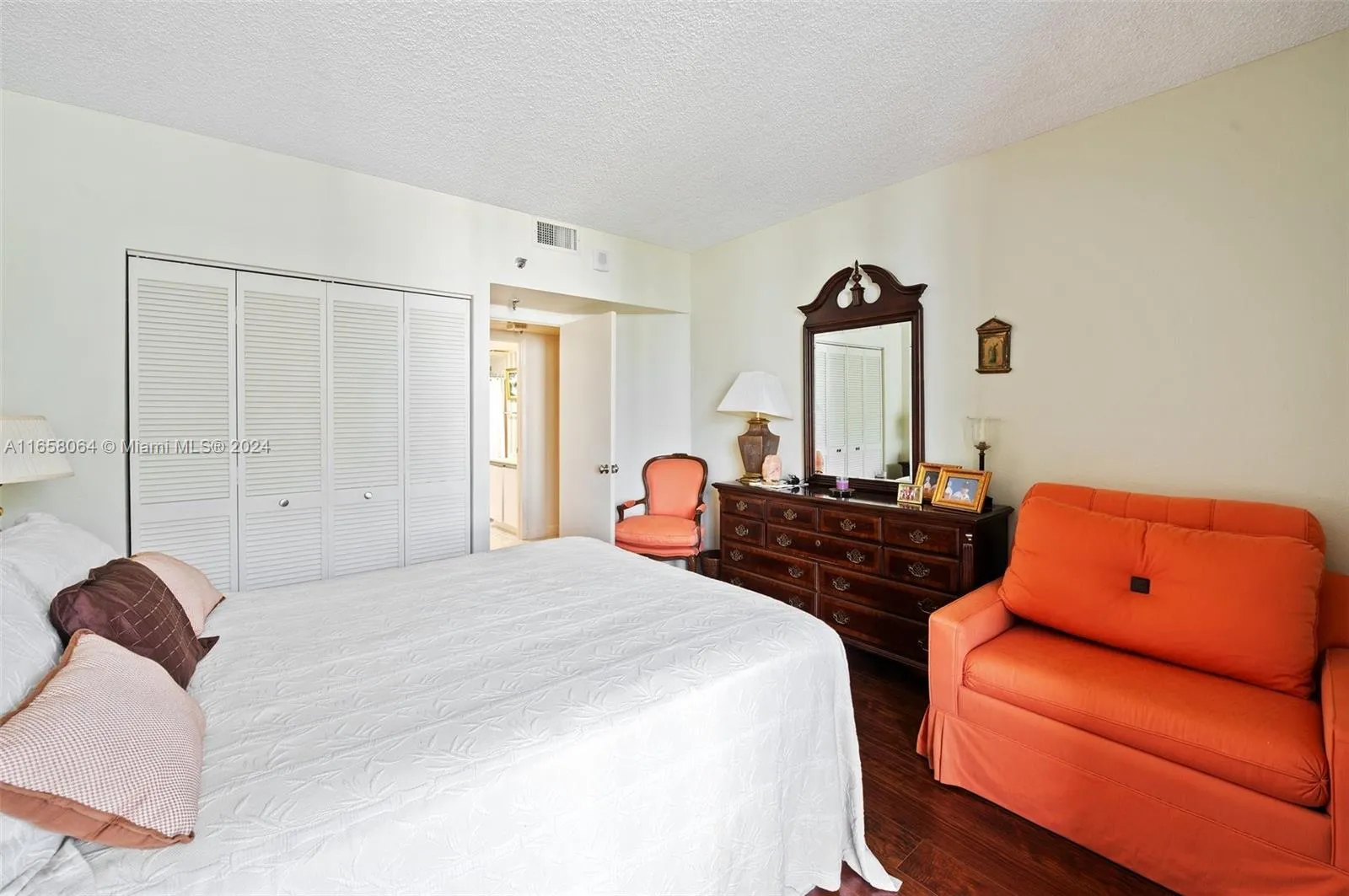 Miami, Florida 33131, United States, 2 Bedrooms Bedrooms, ,2 BathroomsBathrooms,Residential,Active,43510
