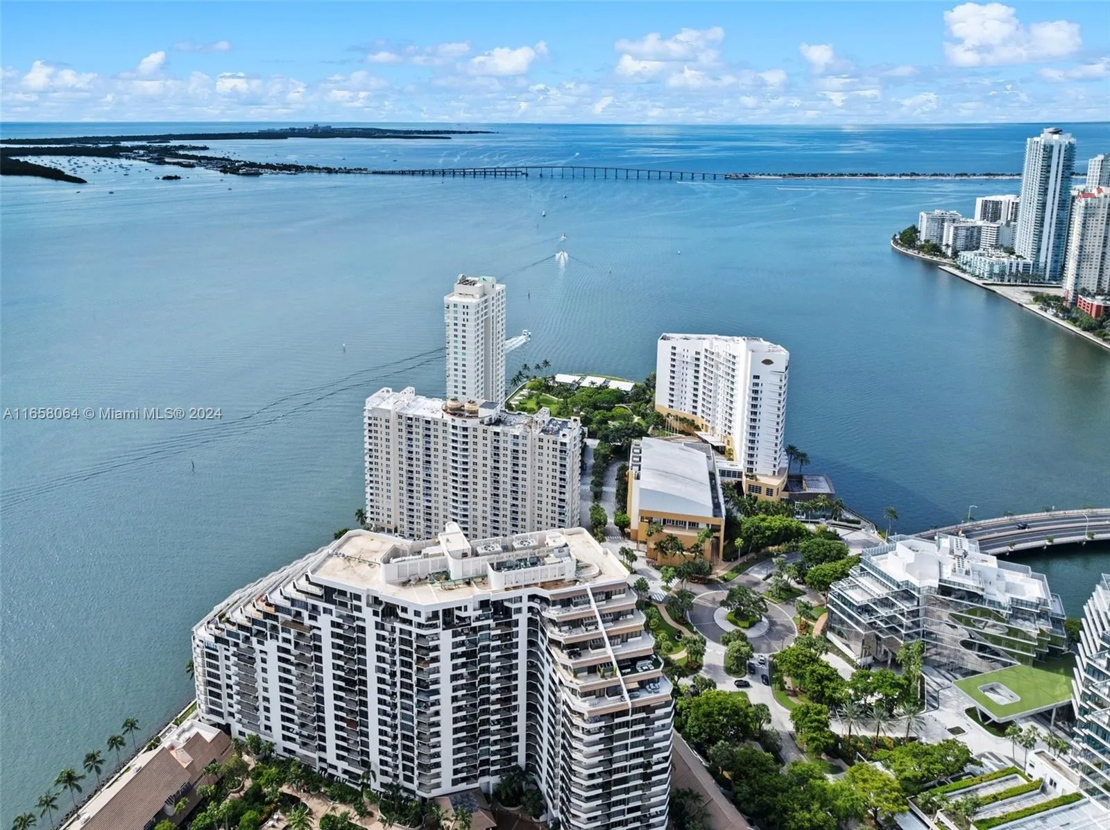 Miami, Florida 33131, United States, 2 Bedrooms Bedrooms, ,2 BathroomsBathrooms,Residential,Active,43510