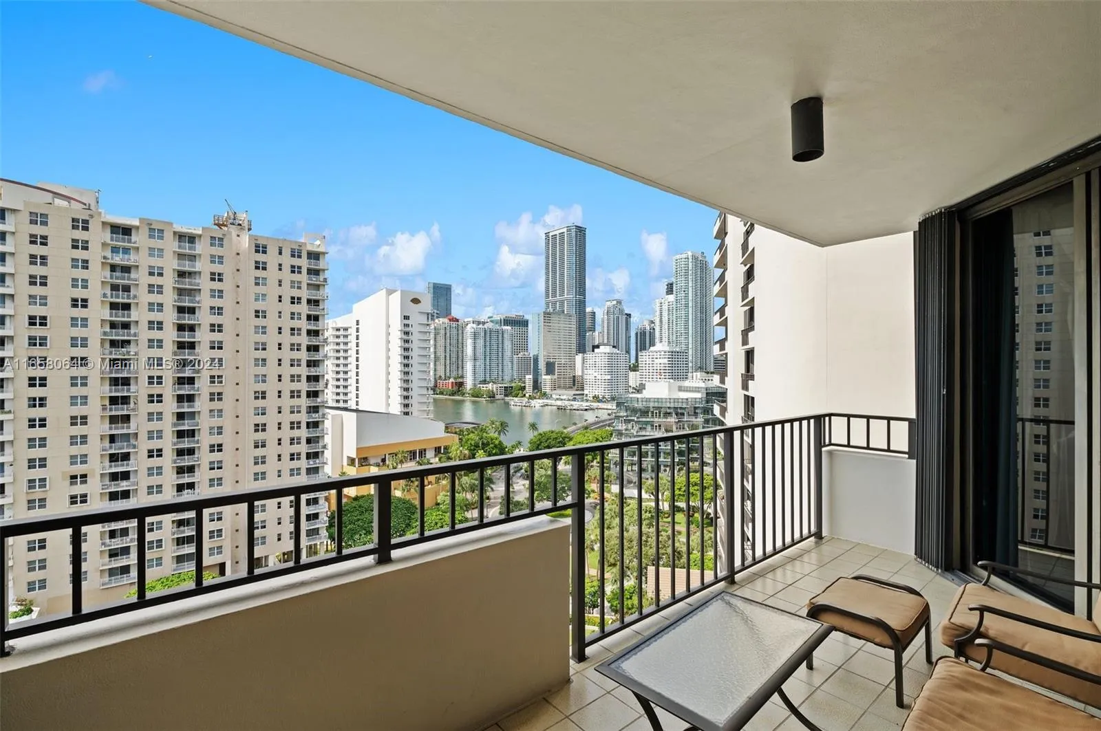 Miami, Florida 33131, United States, 2 Bedrooms Bedrooms, ,2 BathroomsBathrooms,Residential,Active,43510