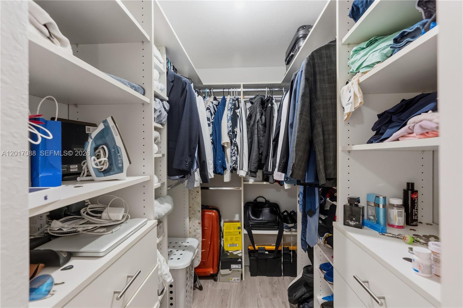 HOLLYWOOD - Residential Lease