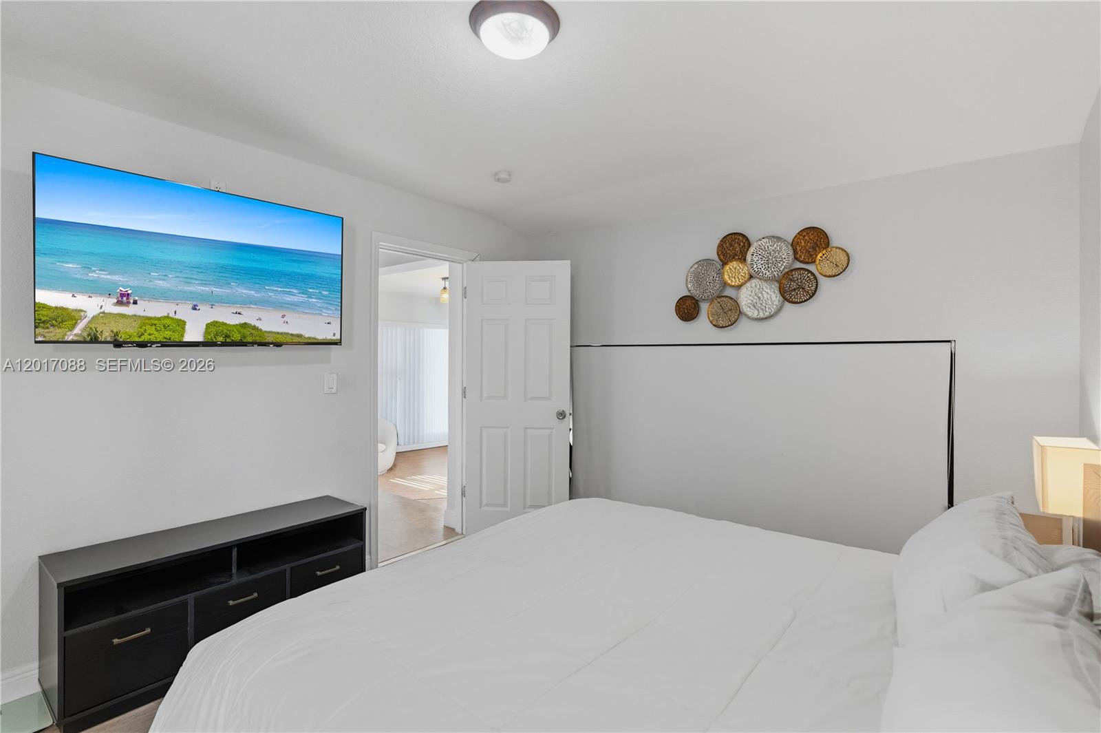 HOLLYWOOD - Residential Lease