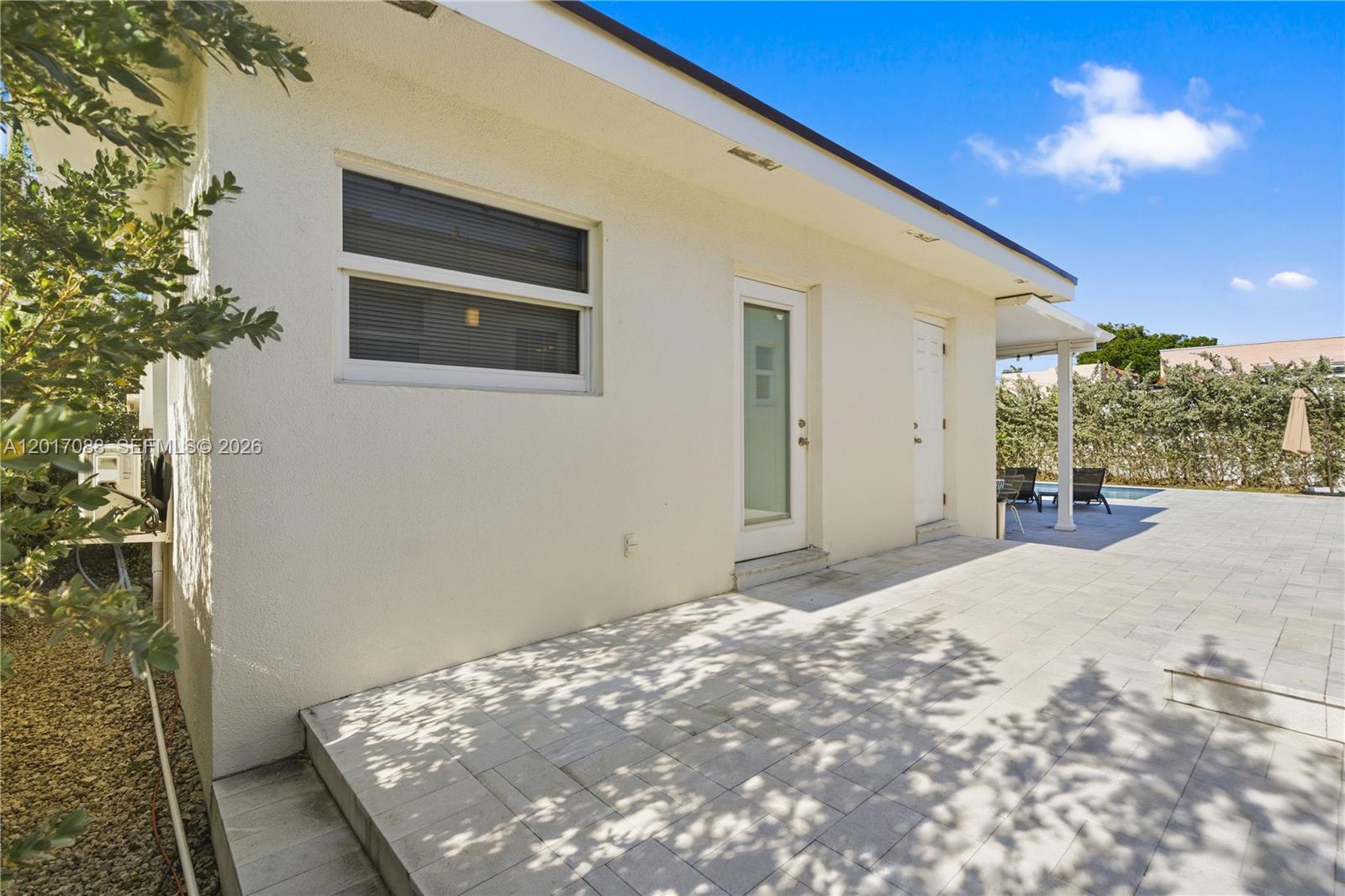 HOLLYWOOD - Residential Lease