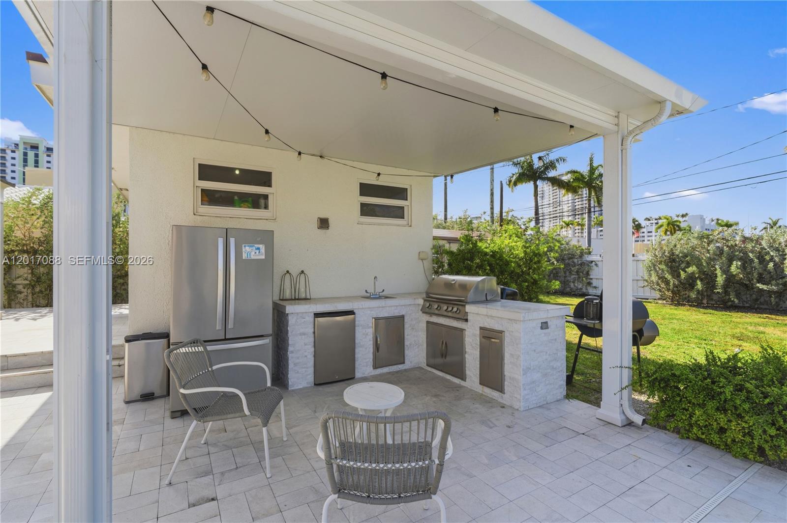 HOLLYWOOD - Residential Lease