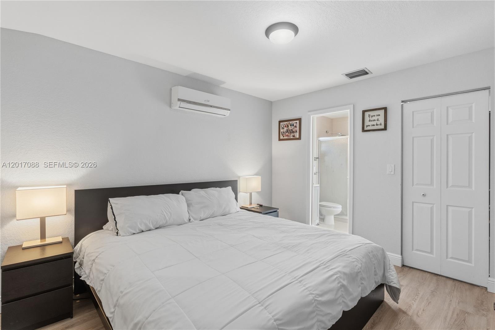 HOLLYWOOD - Residential Lease