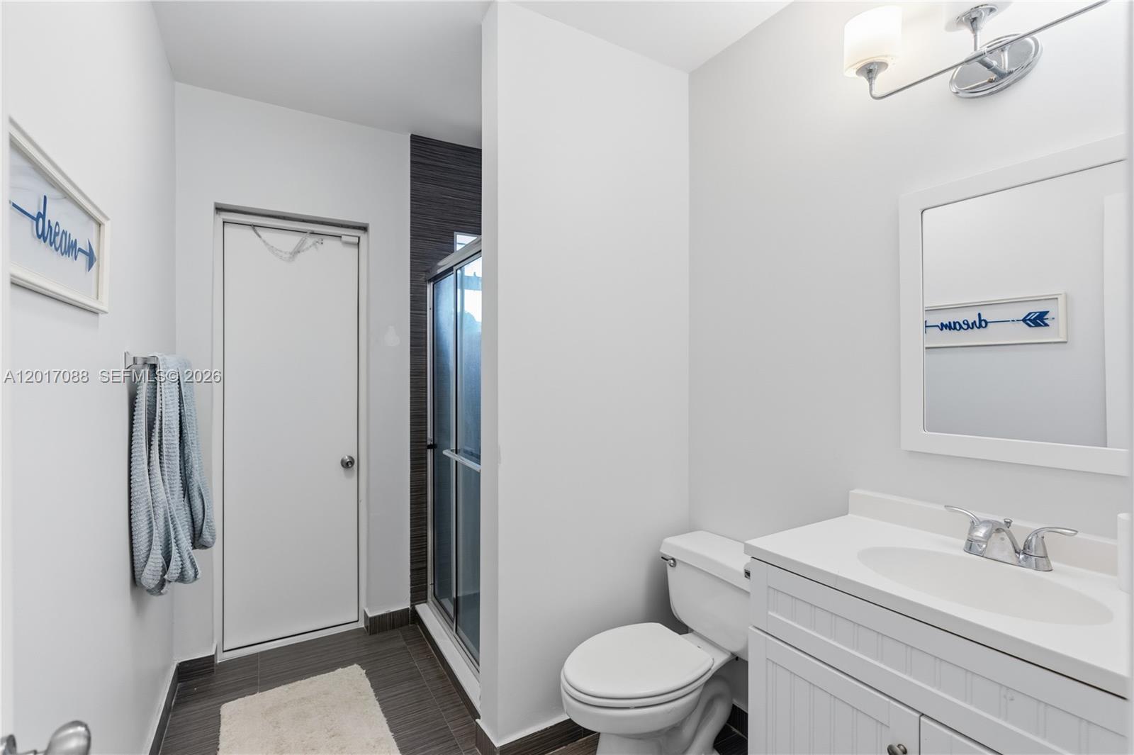 HOLLYWOOD - Residential Lease