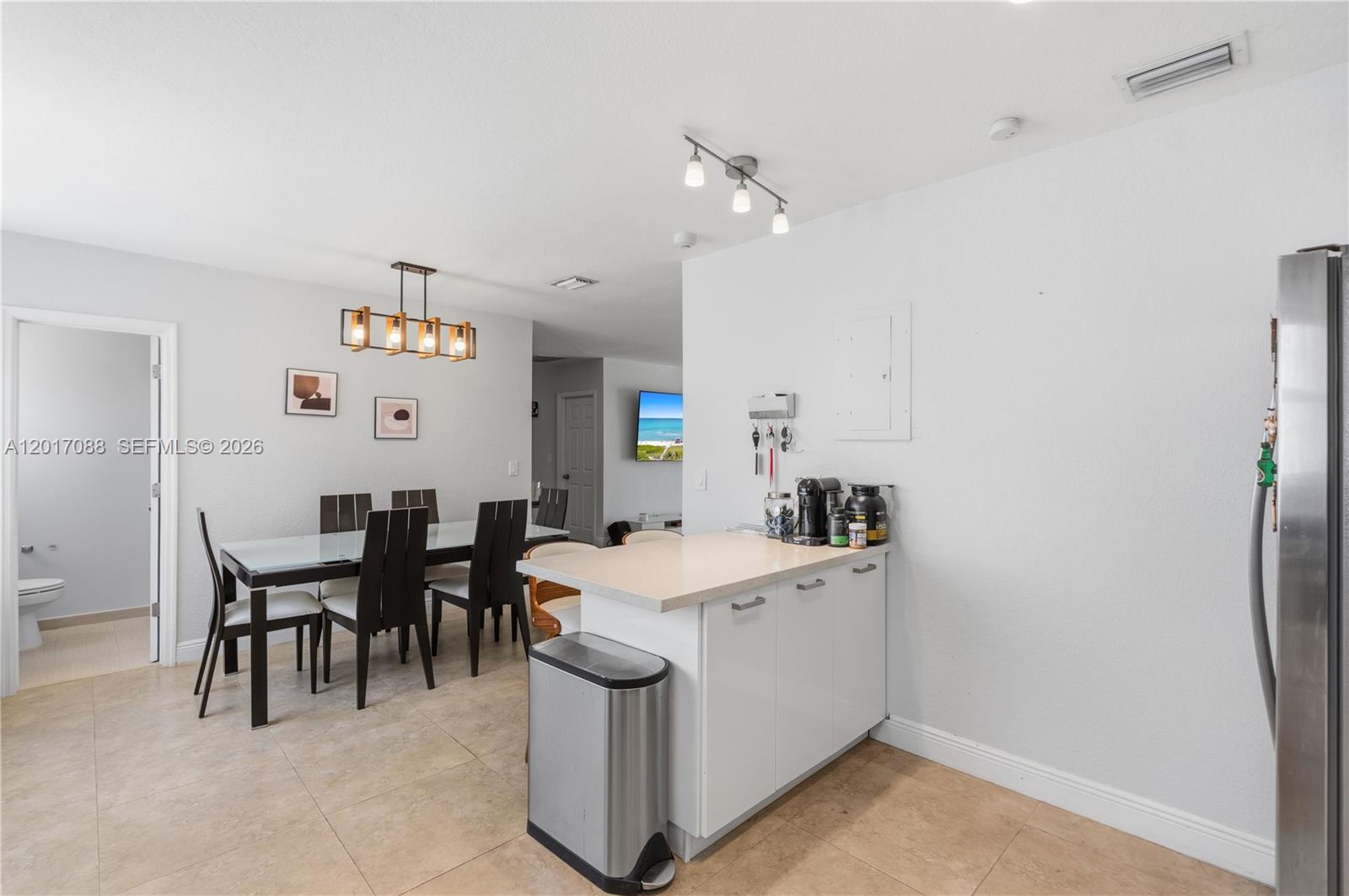HOLLYWOOD - Residential Lease