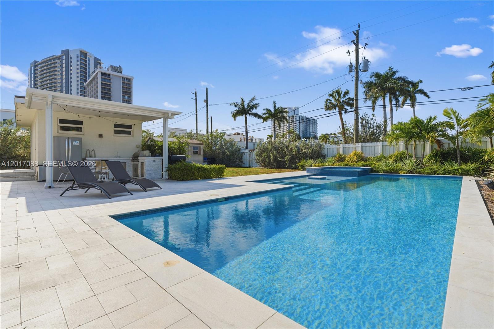HOLLYWOOD - Residential Lease