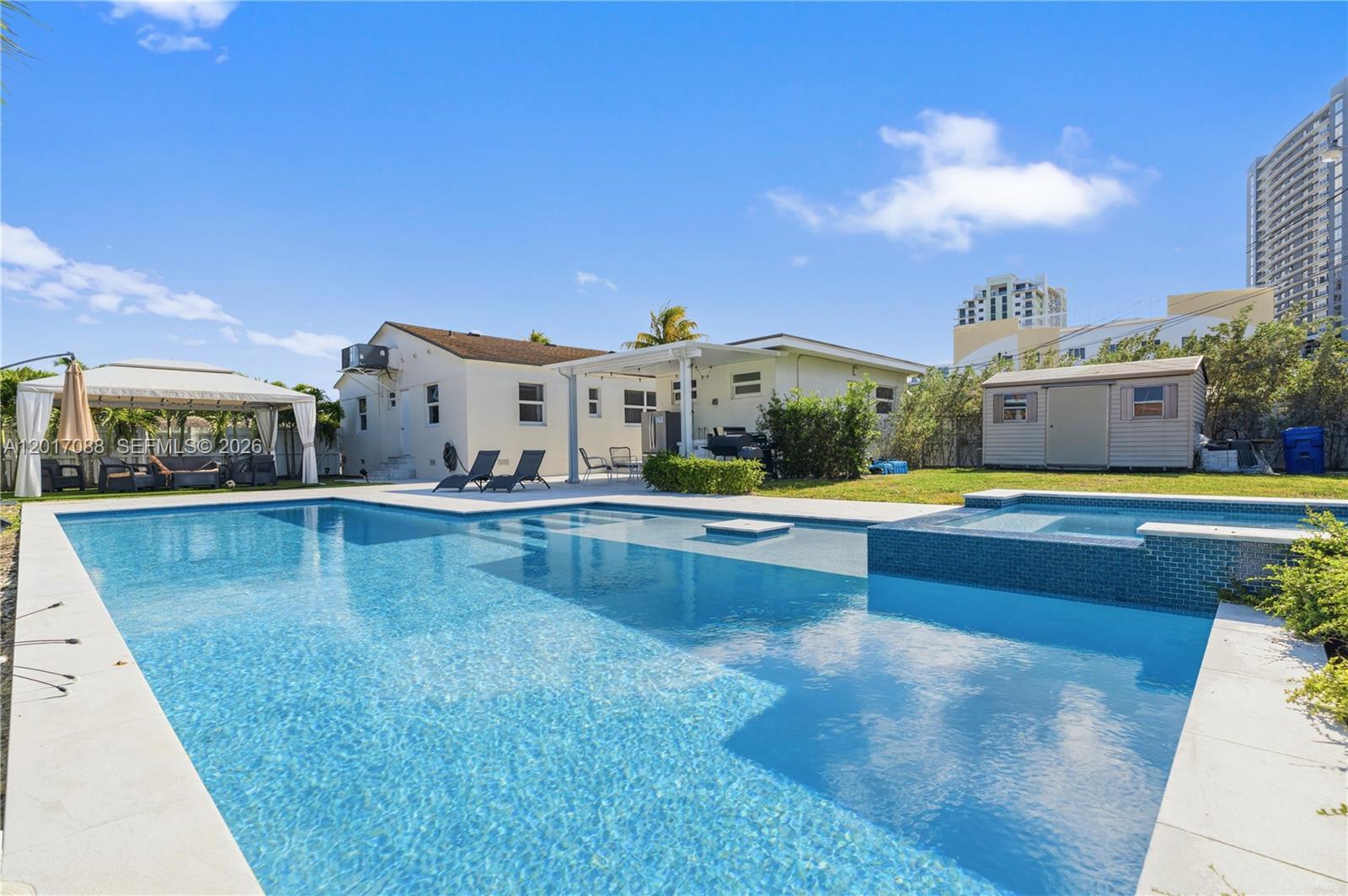 HOLLYWOOD - Residential Lease