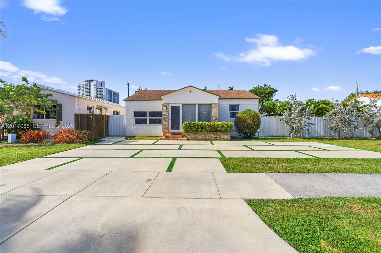 HOLLYWOOD - Residential Lease