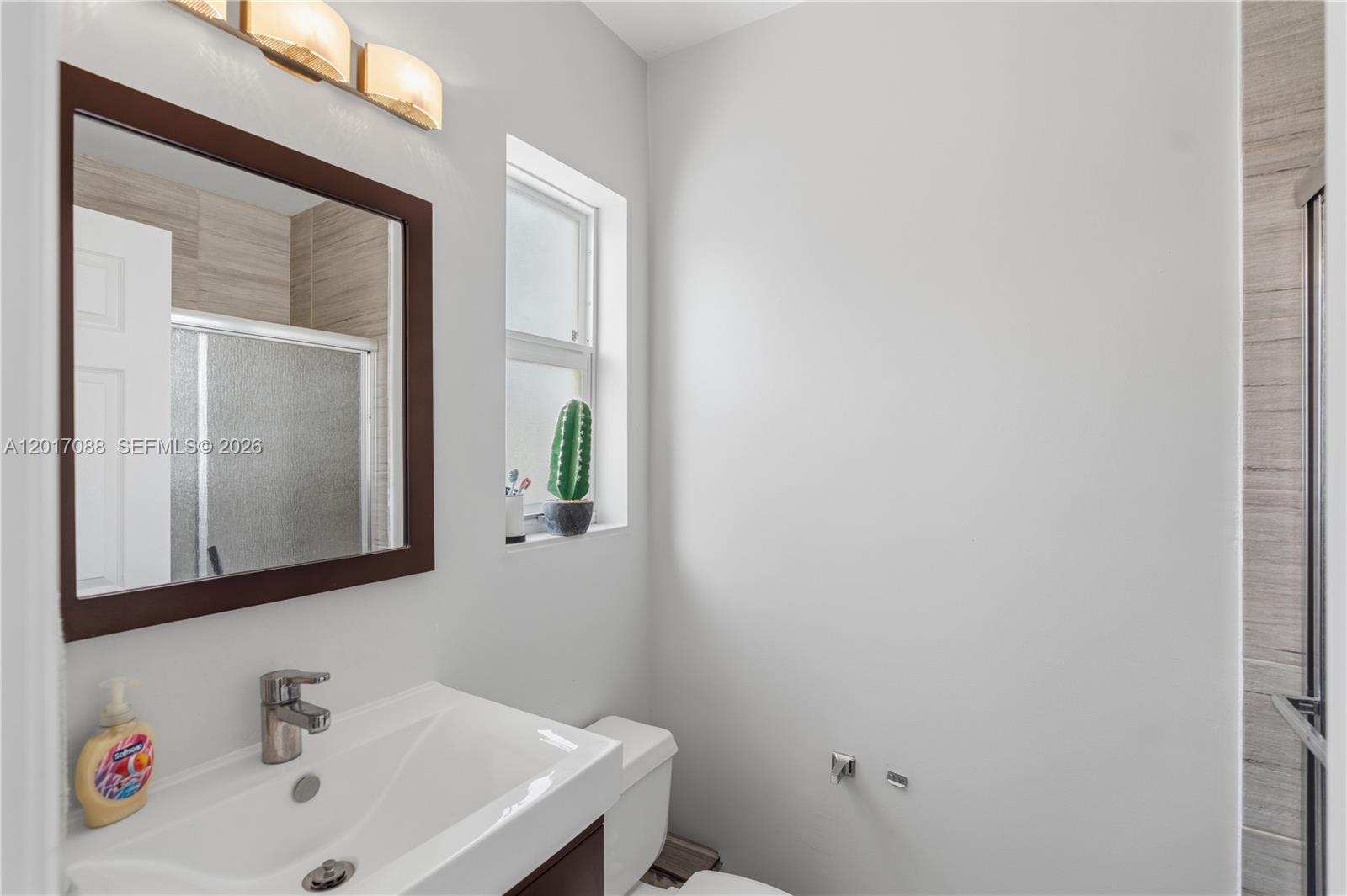 HOLLYWOOD - Residential Lease