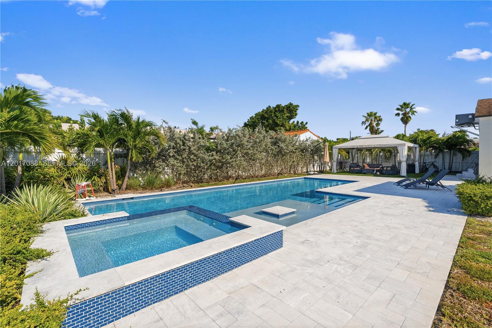 HOLLYWOOD - Residential Lease