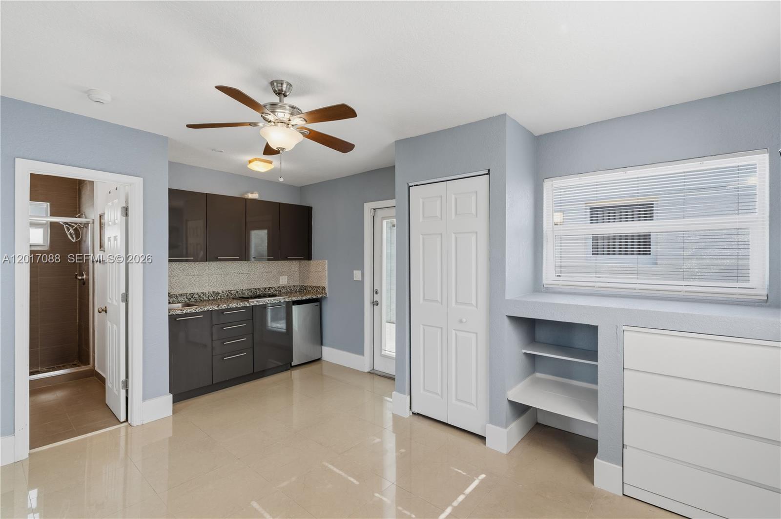 HOLLYWOOD - Residential Lease