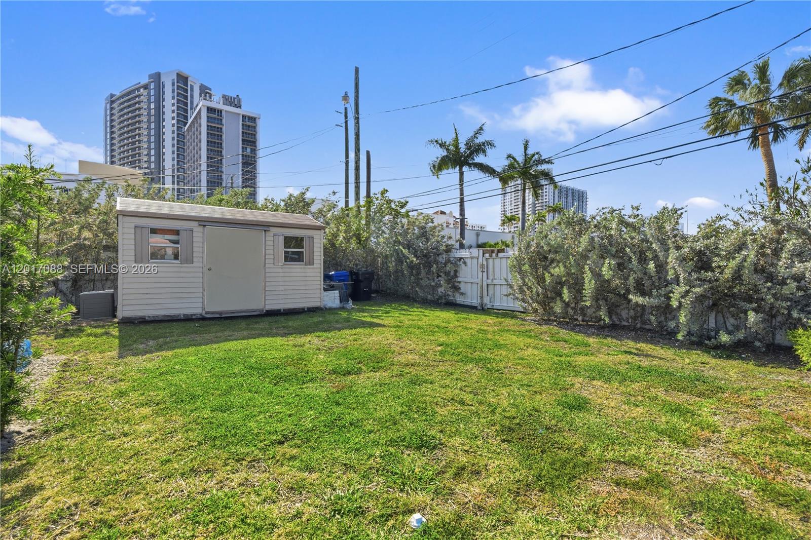 HOLLYWOOD - Residential Lease