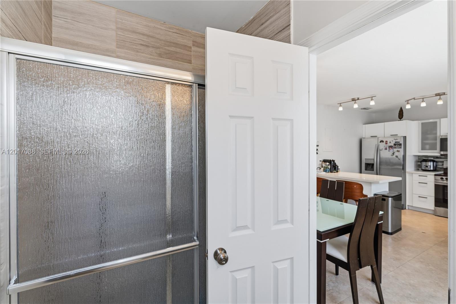 HOLLYWOOD - Residential Lease