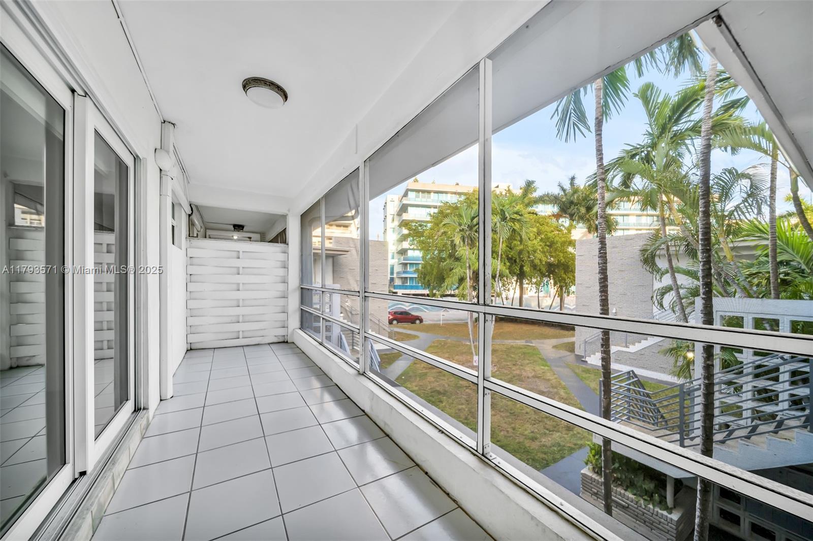 9200 E Bay Harbor Dr 14