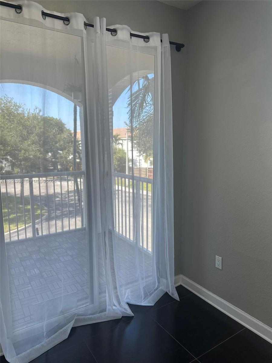 COURTYARDS THREE CONDO - Residential