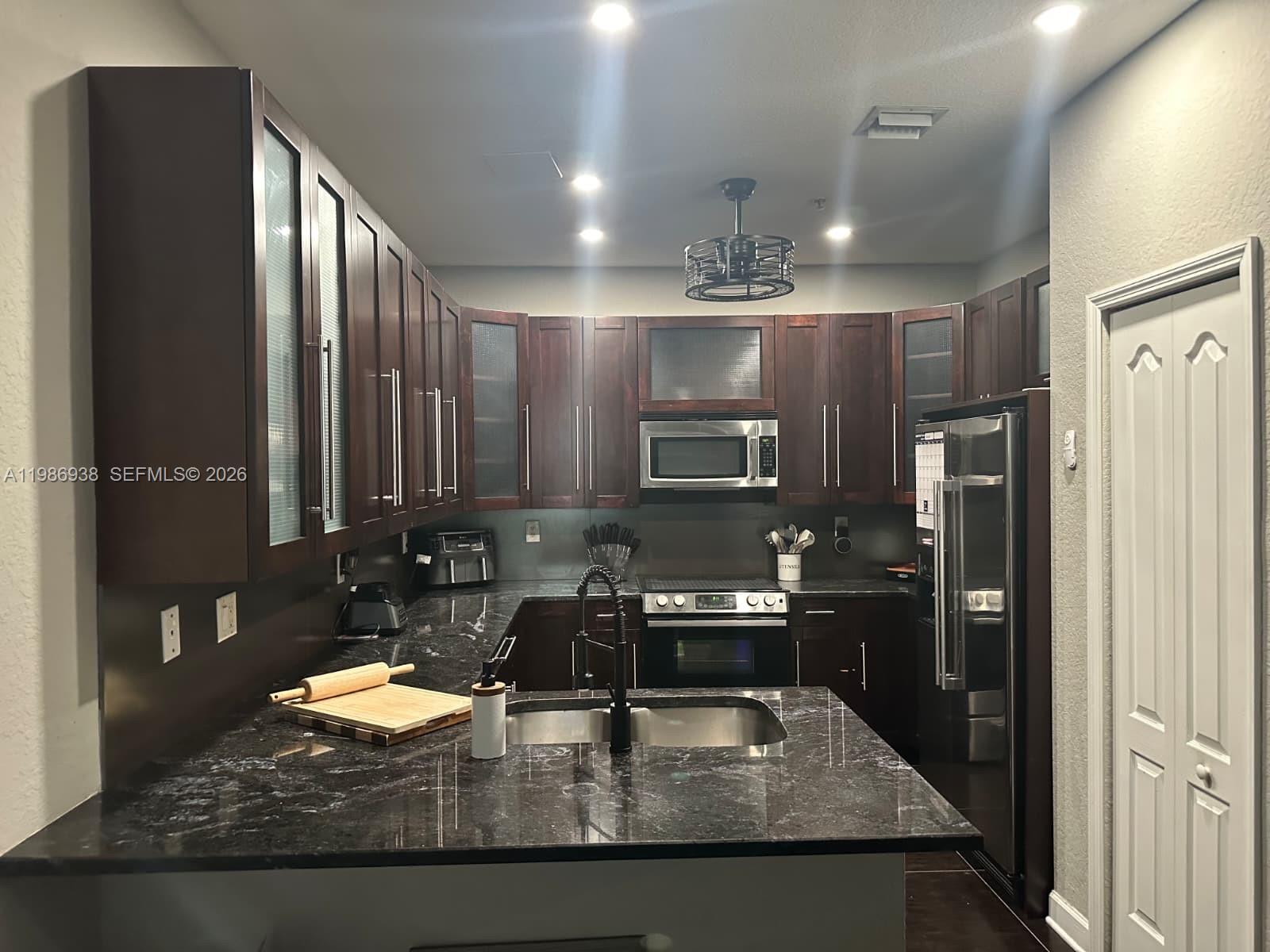 COURTYARDS THREE CONDO - Residential