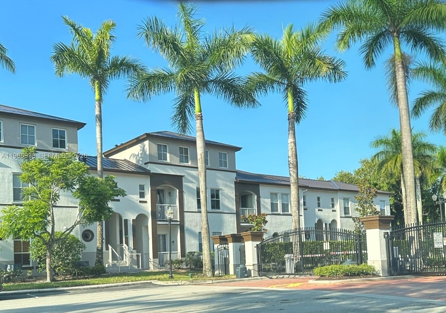 COURTYARDS THREE CONDO - Residential