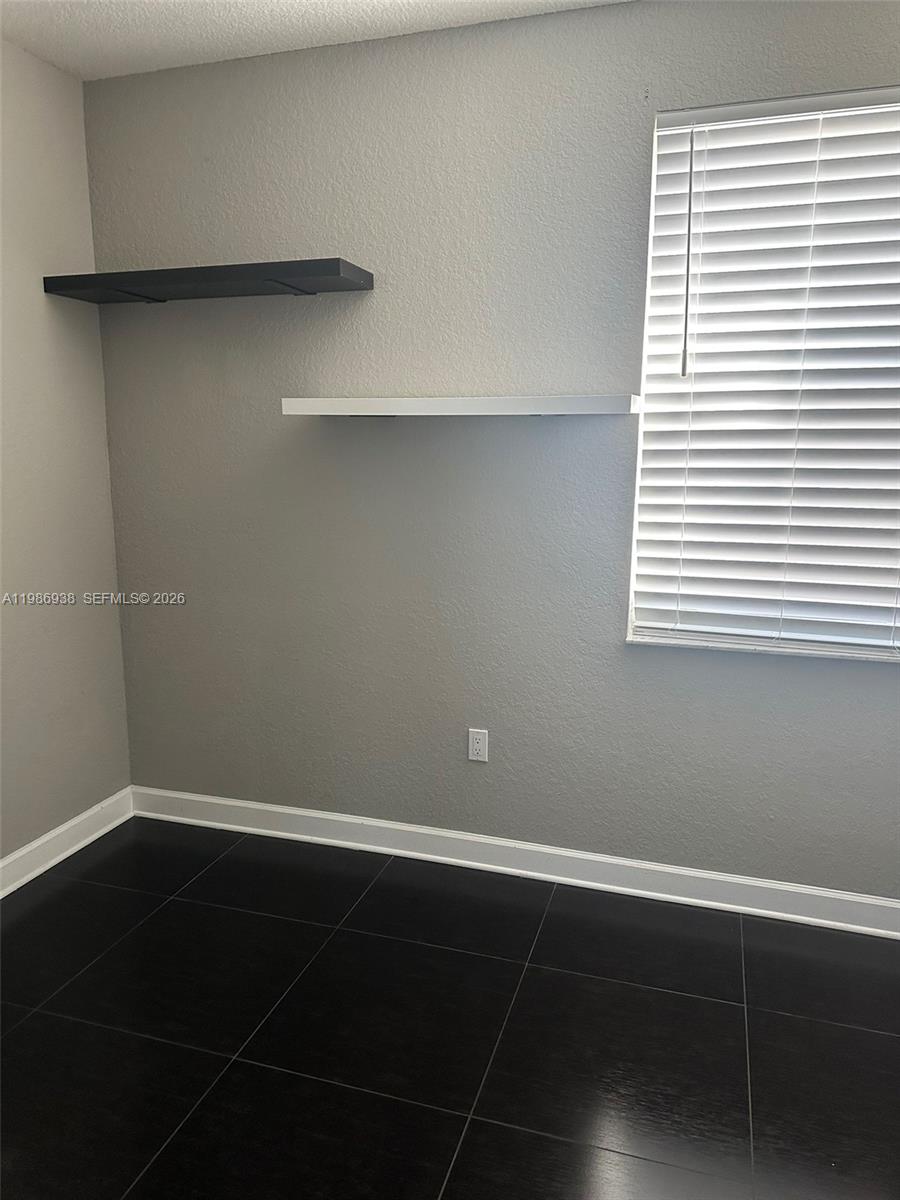 COURTYARDS THREE CONDO - Residential