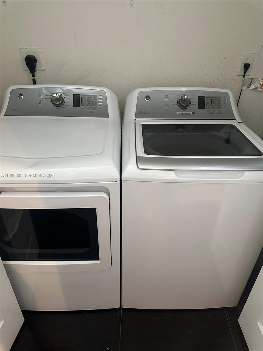 COURTYARDS THREE CONDO - Residential