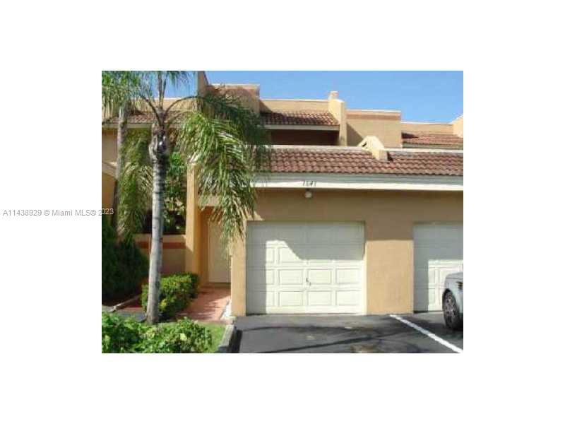 Beautiful 2/3 Town home, with garage converted to 3rd bedroom, has great kitchen with stainless-steel appliances, bathrooms have been completely updated, washer and dryer in unit. nice back yard for entertainment and BBQ. gorgeous crown molding to enhance your living space area. property has front parking + 1 additional assigned parking als you can enjoy a great kitchen with stainless-steel appliances, Property has best location, next to shopping malls, restaurant, supermarket, hospitals and expressways.