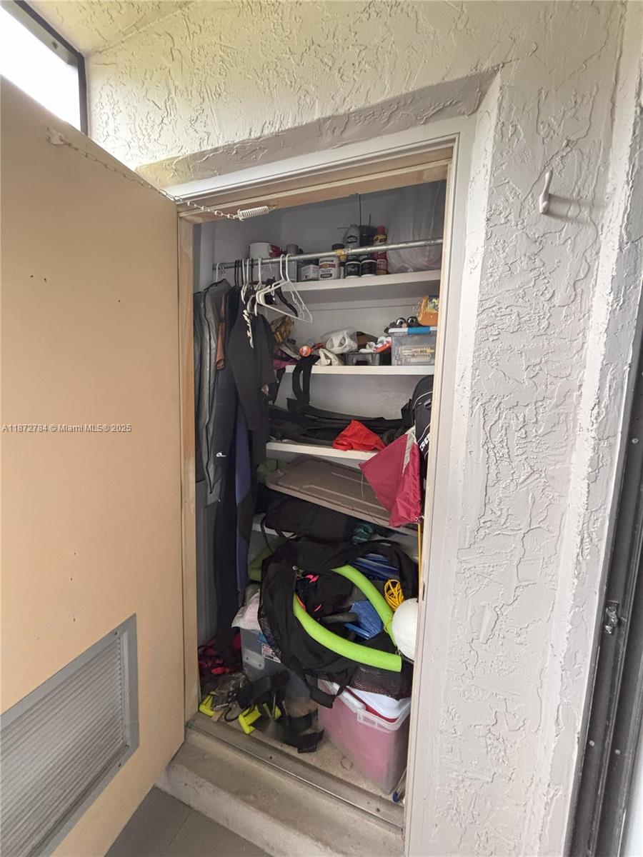 RIVERS EDGE AT OAKWOOD - Residential Lease