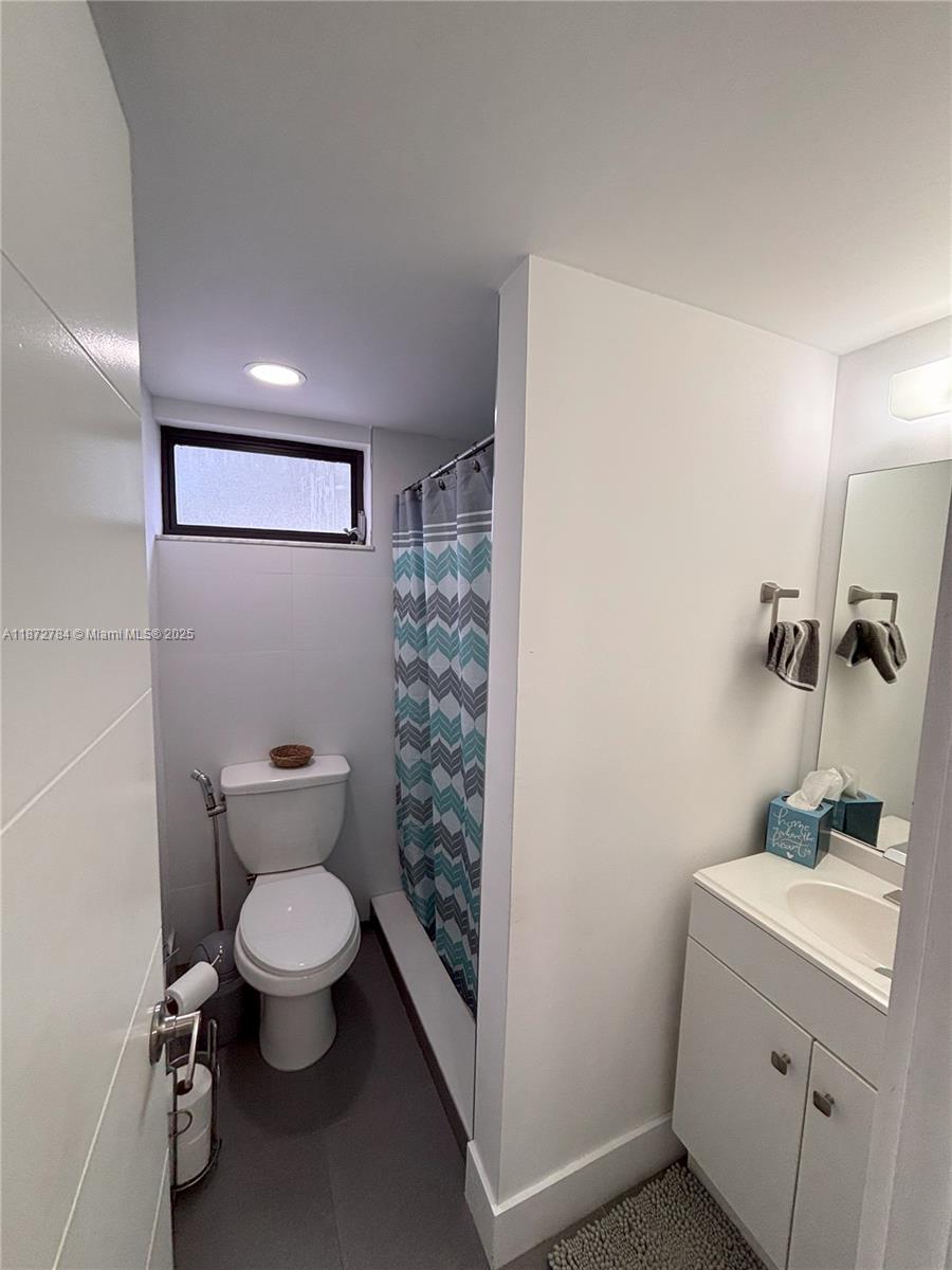 RIVERS EDGE AT OAKWOOD - Residential Lease