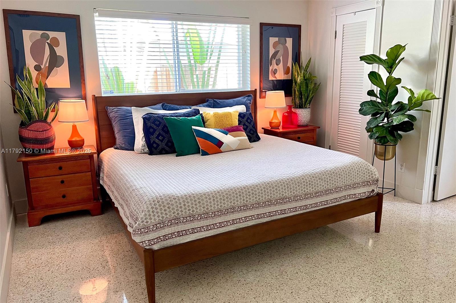 HOLLYWOOD LAKES SECTION - Residential