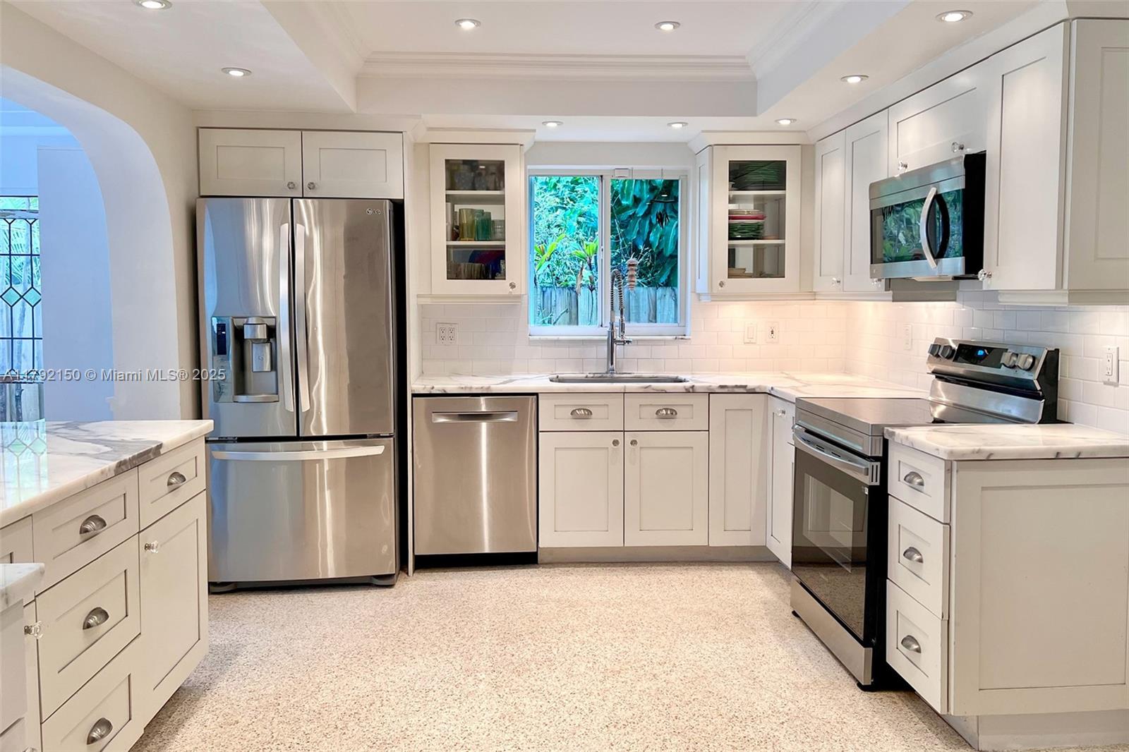 HOLLYWOOD LAKES SECTION - Residential