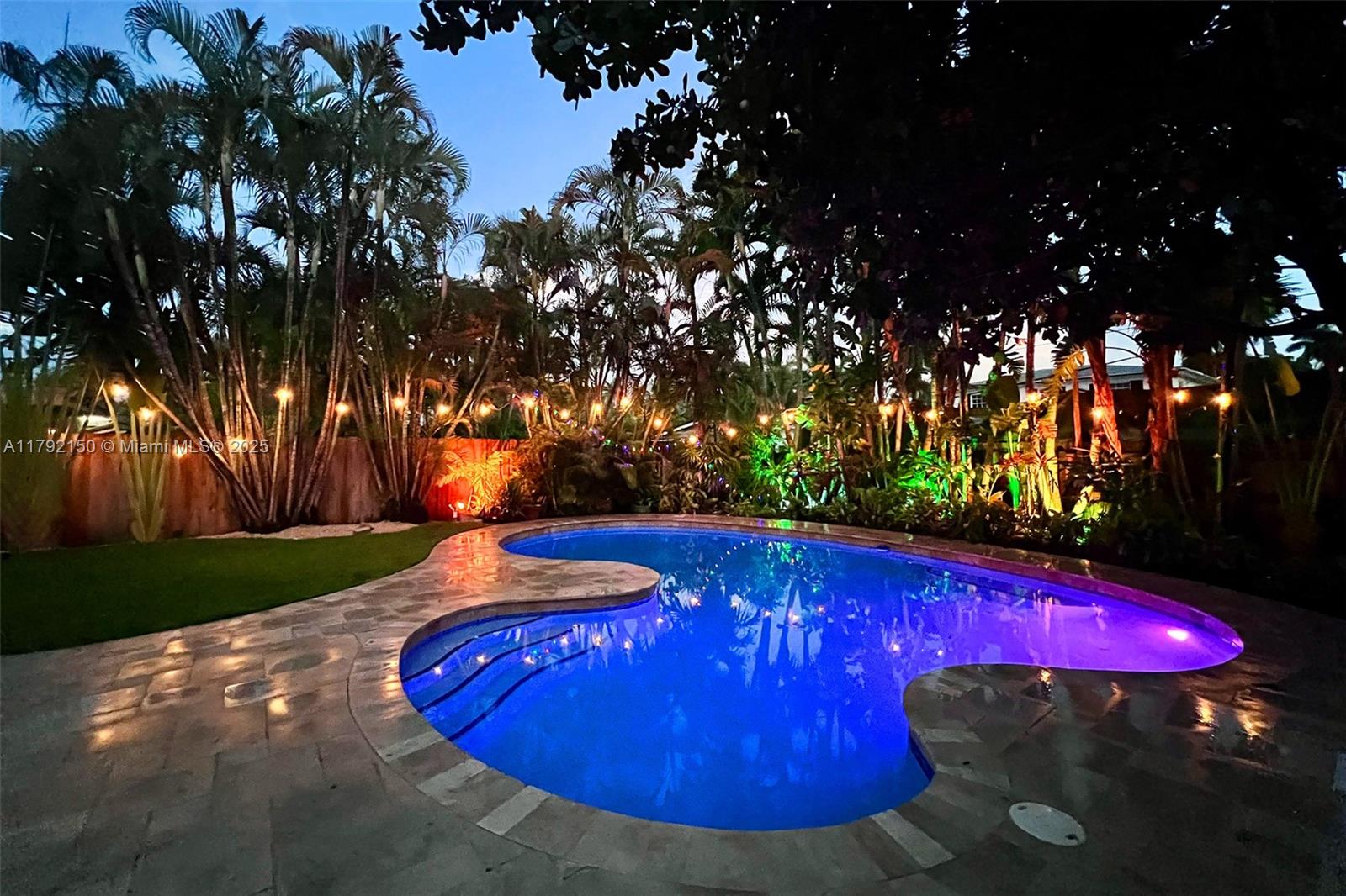 HOLLYWOOD LAKES SECTION - Residential