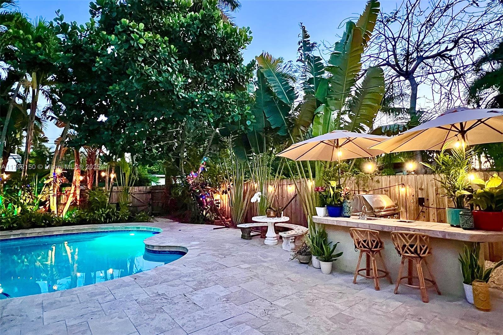 HOLLYWOOD LAKES SECTION - Residential