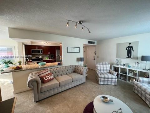 Photo of 16570 NE 26th Ave #4A, North Miami Beach, FL 33160 (MLS # A12006989)