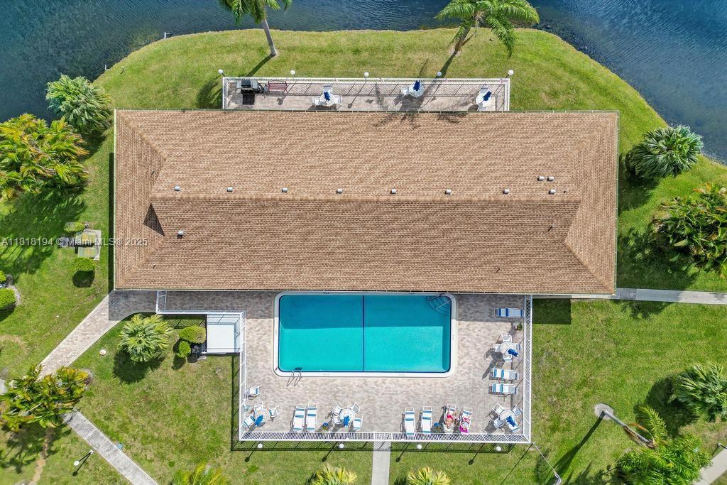 MEADOWBROOK LAKES CONDO - Residential