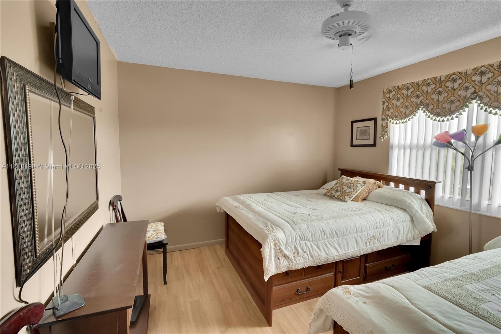 MEADOWBROOK LAKES CONDO - Residential